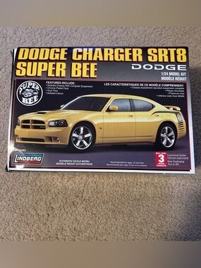 -Rare-Dodge  Super Bee Charger SRT8 Scale Model Kit Level 3 Kit Lindberg #73065